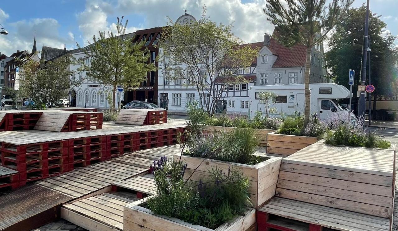 Апартаменты Burghofdrei Hygge & Zentral P-Platz Streaming Фленсбург Экстерьер фото
